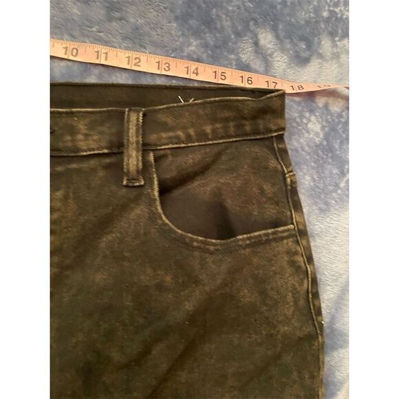 *3/$15 Fashion Nova women’s  Distressed Cargo Denim Shorts Black Size 20 - Picture 6 of 11